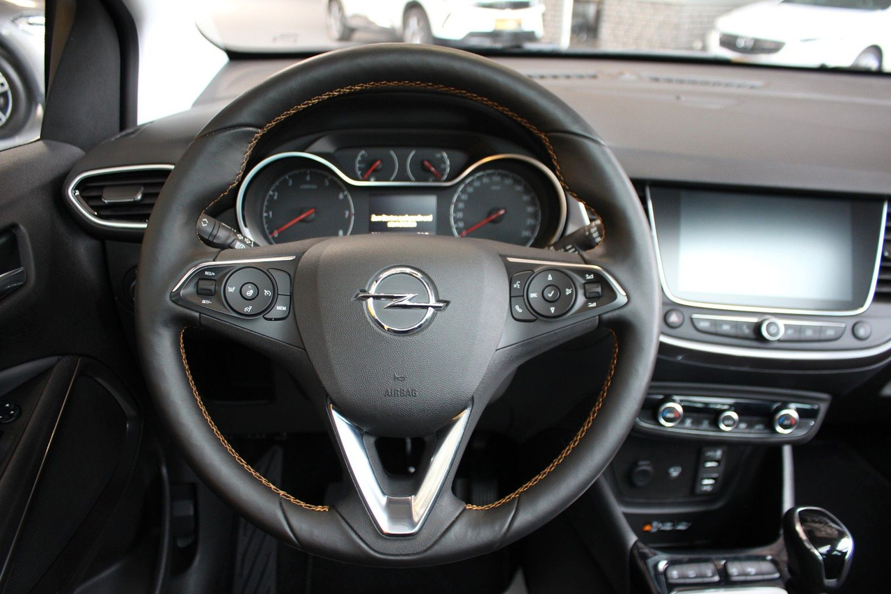 Sedanas Opel Crossland (X) 1,2 Ultimate Pano Navi Kamera LED: foto 15