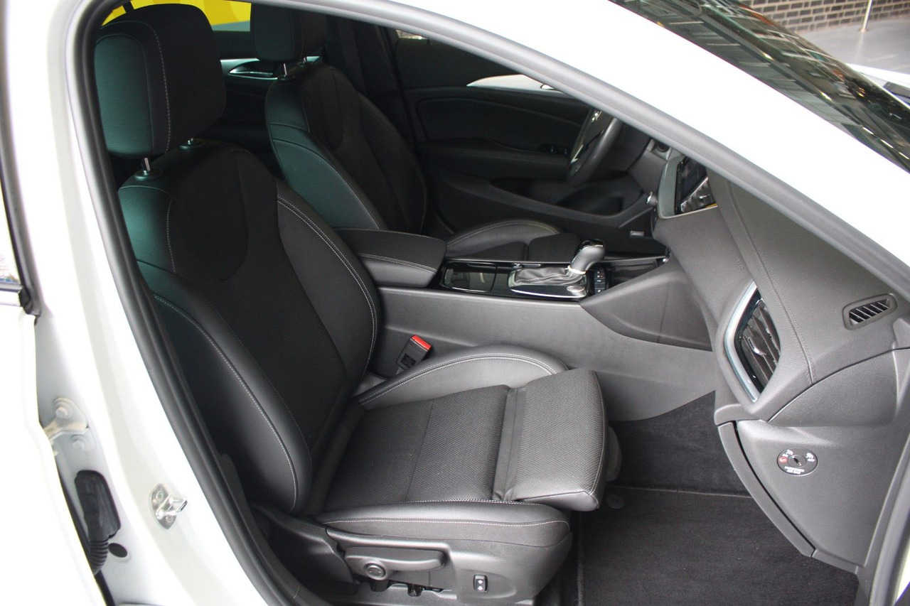 Universalas Opel Insignia B ST 4x4 Leder Massage Bose Matrix AHK: foto 8 Universalas Opel Insignia B ST 4x4 Leder Massage Bose Matrix AHK: foto 8