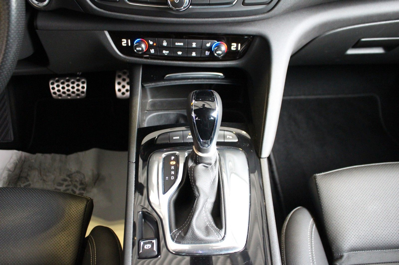 Universalas Opel Insignia B ST 4x4 Leder Massage Bose Matrix AHK: foto 16 Universalas Opel Insignia B ST 4x4 Leder Massage Bose Matrix AHK: foto 16