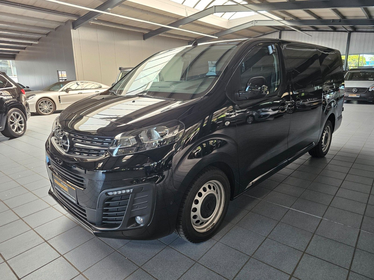 Opel Vivaro Kasten FlexSpace L DoKa Navi CarPlay DAB - Mažas furgonas, Komercinis automobilis su dviguba kabina: foto 1 Opel Vivaro Kasten FlexSpace L DoKa Navi CarPlay DAB - Mažas furgonas, Komercinis automobilis su dviguba kabina: foto 1