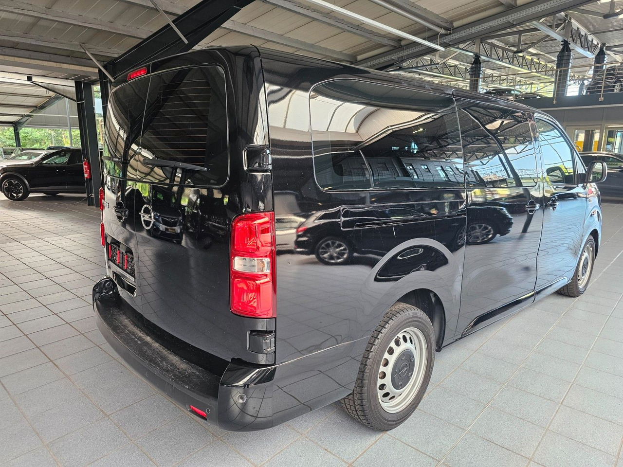 Opel Vivaro Kasten FlexSpace L DoKa Navi CarPlay DAB - Mažas furgonas, Komercinis automobilis su dviguba kabina: foto 4 Opel Vivaro Kasten FlexSpace L DoKa Navi CarPlay DAB - Mažas furgonas, Komercinis automobilis su dviguba kabina: foto 4