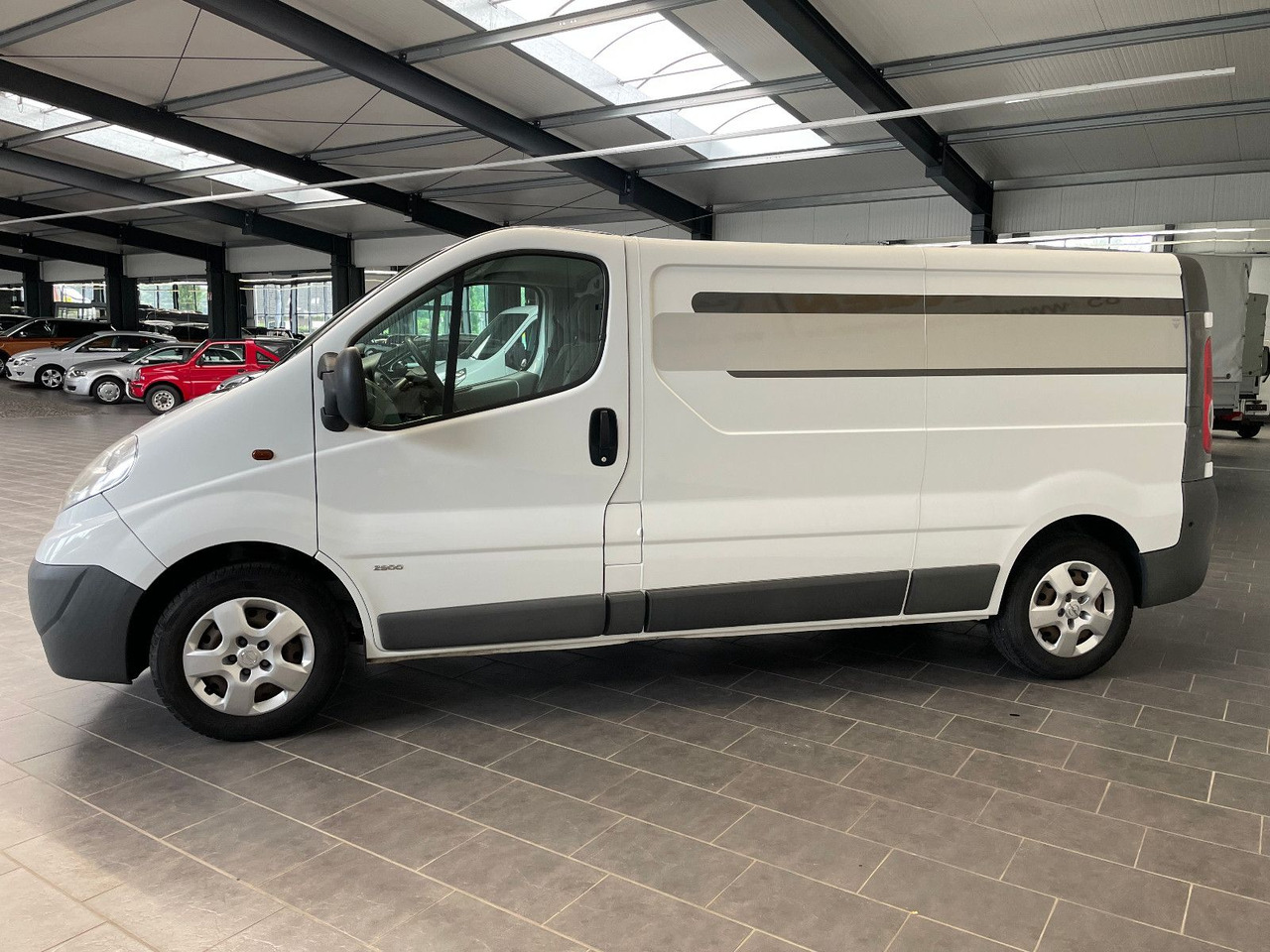 Opel Vivaro Kasten L2H1 2,9t Tüv Scheckheft Klima AHK - Mažas furgonas: foto 4 Opel Vivaro Kasten L2H1 2,9t Tüv Scheckheft Klima AHK - Mažas furgonas: foto 4