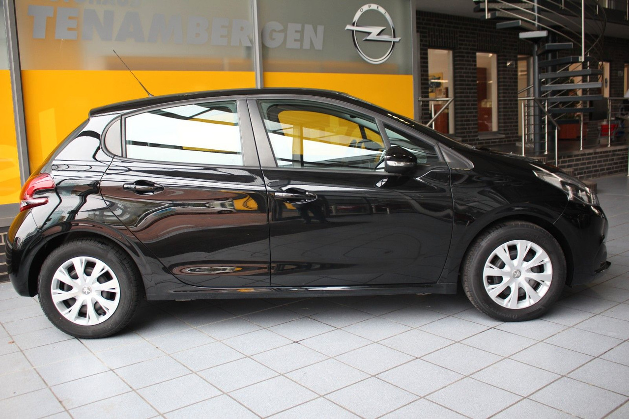 Peugeot 208 Active Klima PDC Sitzheizung Bluetooth - Sedanas: foto 3 Peugeot 208 Active Klima PDC Sitzheizung Bluetooth - Sedanas: foto 3