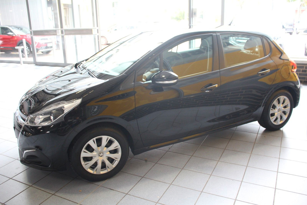Peugeot 208 Active Klima PDC Sitzheizung Bluetooth - Sedanas: foto 5 Peugeot 208 Active Klima PDC Sitzheizung Bluetooth - Sedanas: foto 5