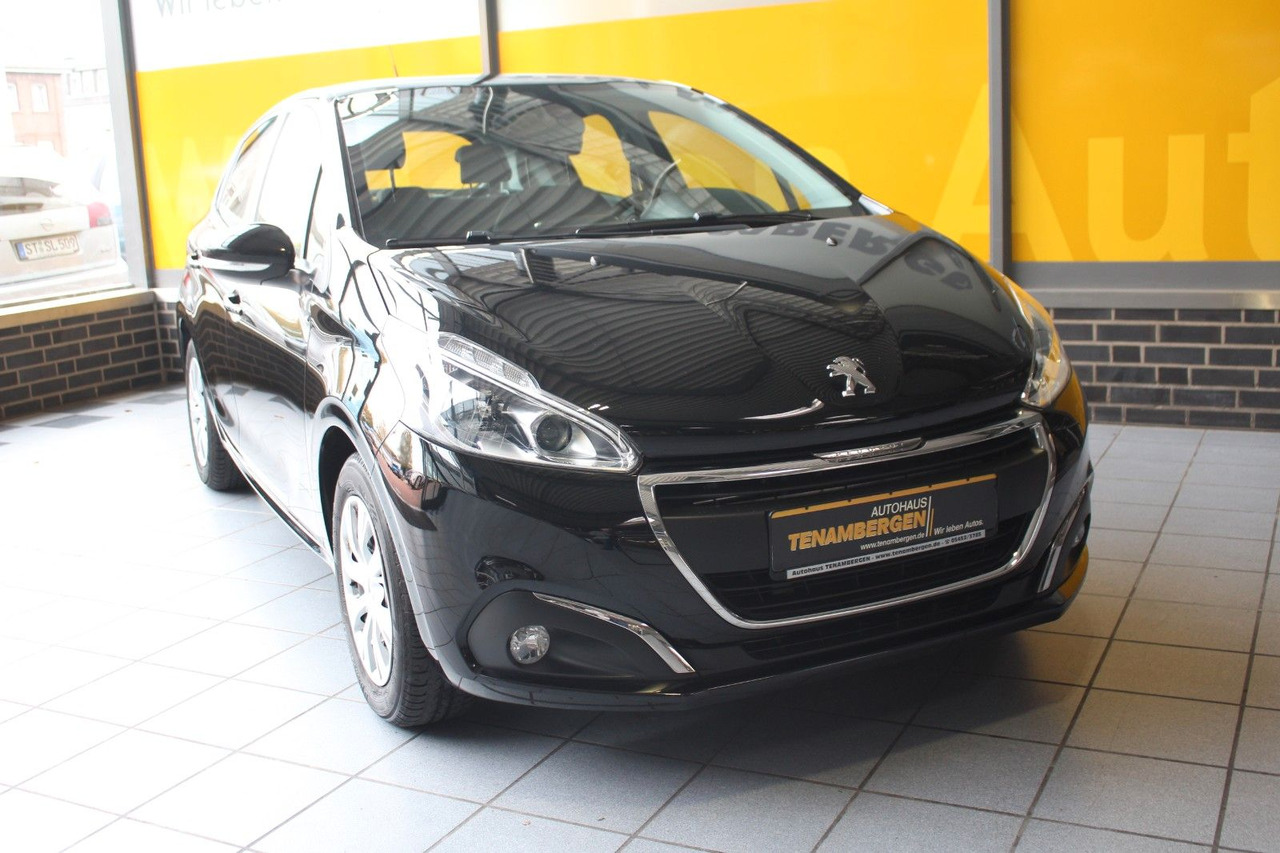 Peugeot 208 Active Klima PDC Sitzheizung Bluetooth - Sedanas: foto 2 Peugeot 208 Active Klima PDC Sitzheizung Bluetooth - Sedanas: foto 2