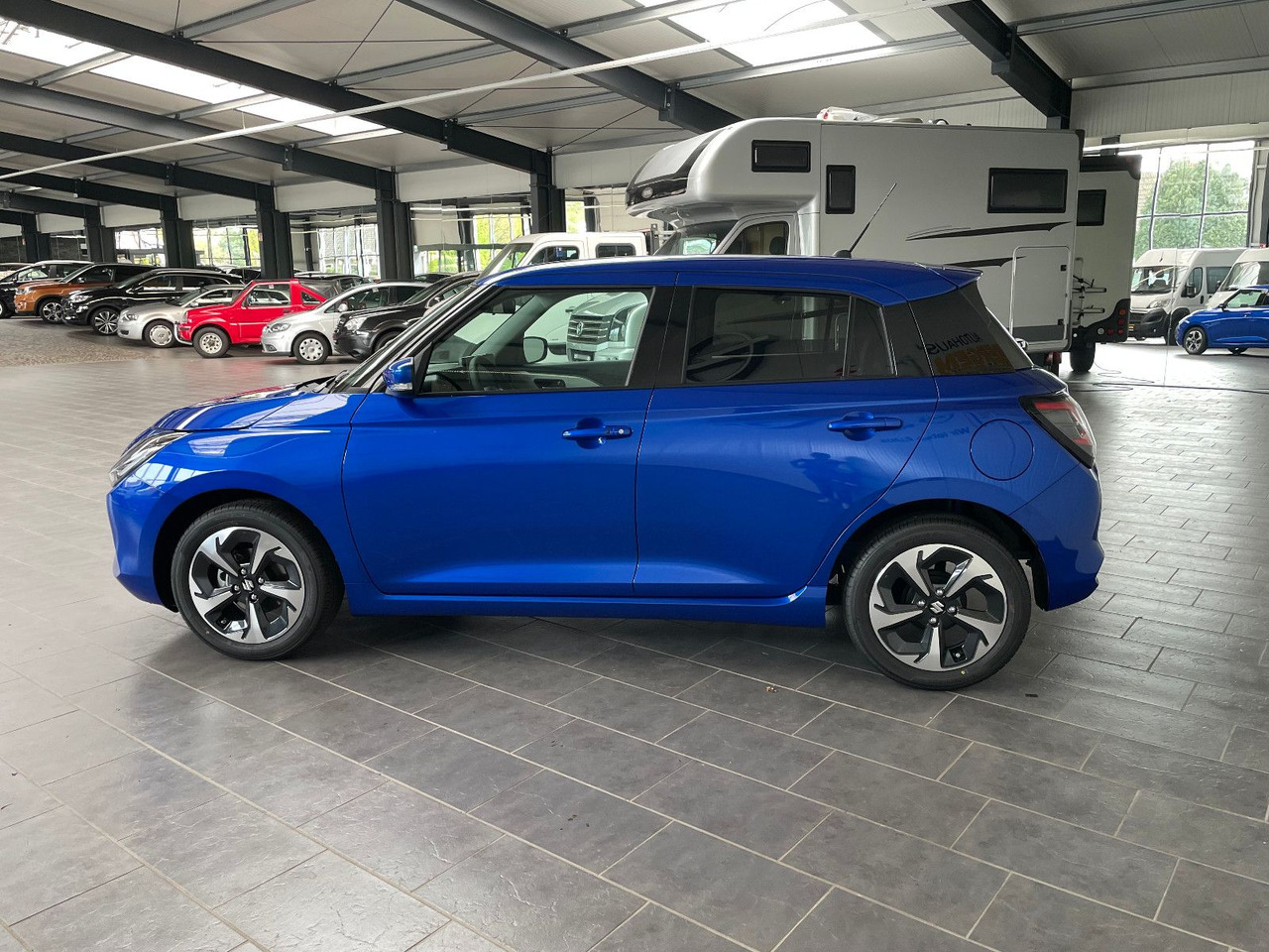 Suzuki Swift 1.2 DUALJET HYBRID Comfort+ - Lengvasis automobilis: foto 5 Suzuki Swift 1.2 DUALJET HYBRID Comfort+ - Lengvasis automobilis: foto 5