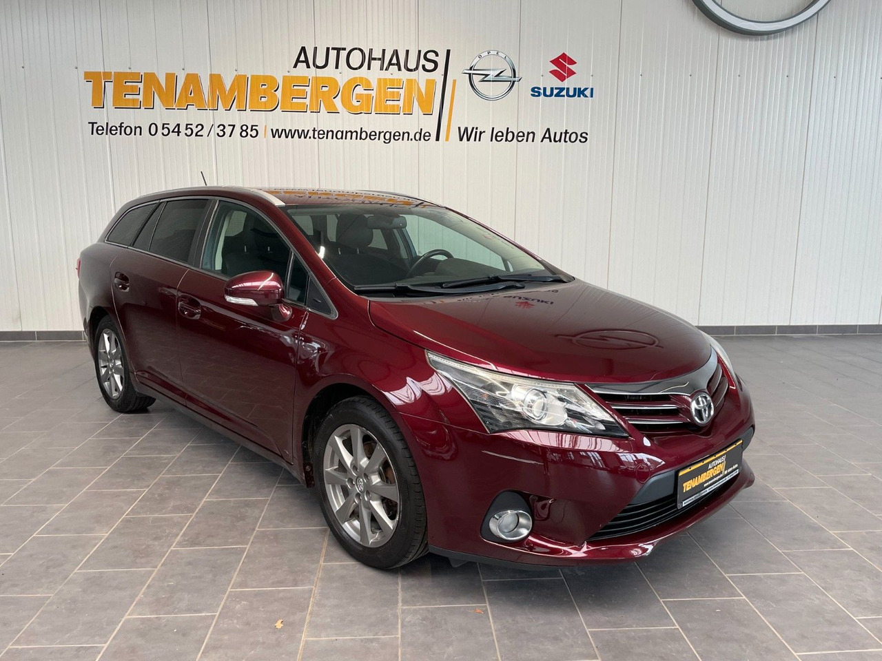 Universalas Toyota Avensis Kombi Executive AHK/ 8-Fach Bereift: foto 1