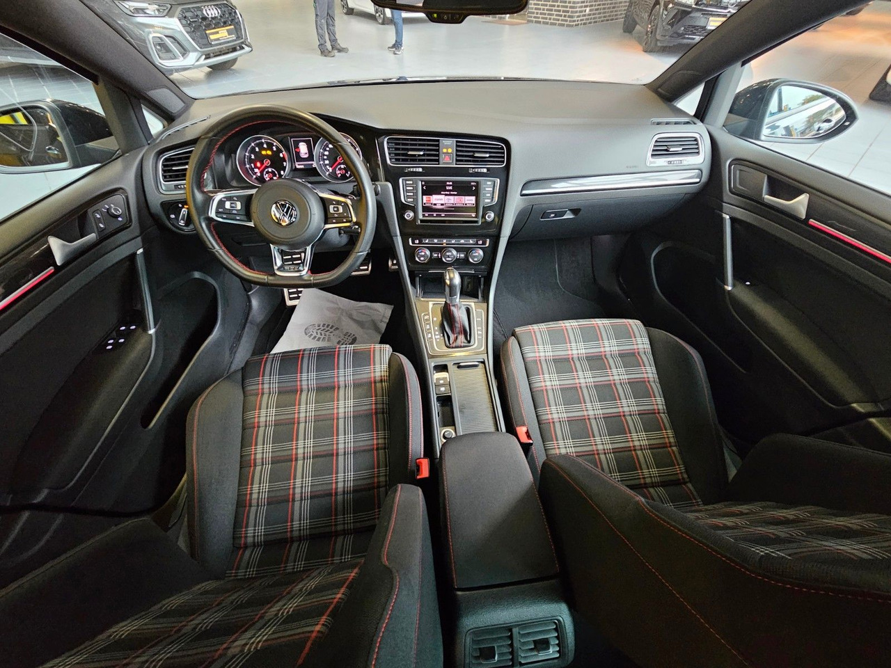 Sedanas Volkswagen Golf VII Lim. GTI BMT SHZ BiXenon: foto 11