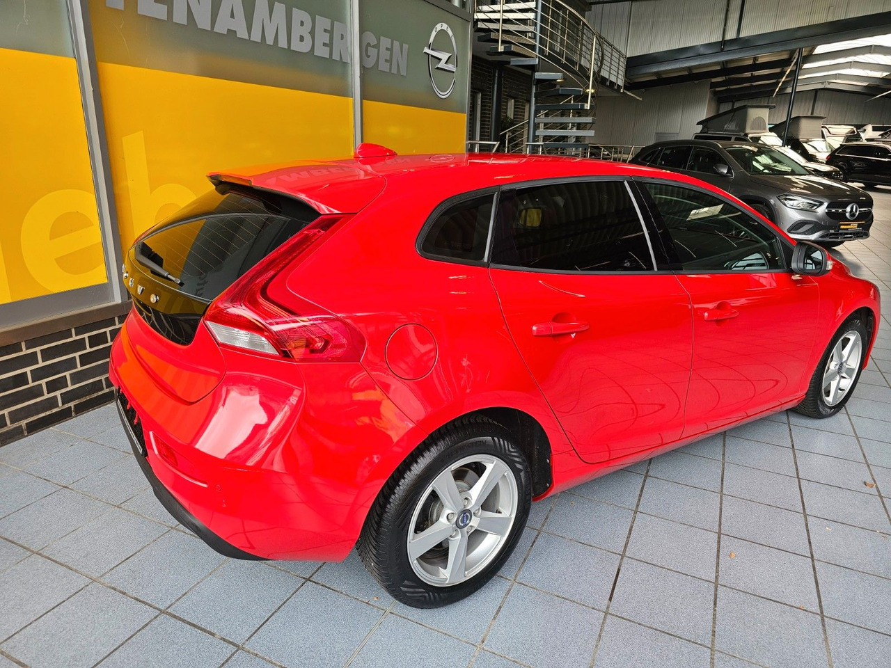 Volvo V40 You! Xenon Sitzheizung Freisprecheinrichtung - Sedanas: foto 3 Volvo V40 You! Xenon Sitzheizung Freisprecheinrichtung - Sedanas: foto 3