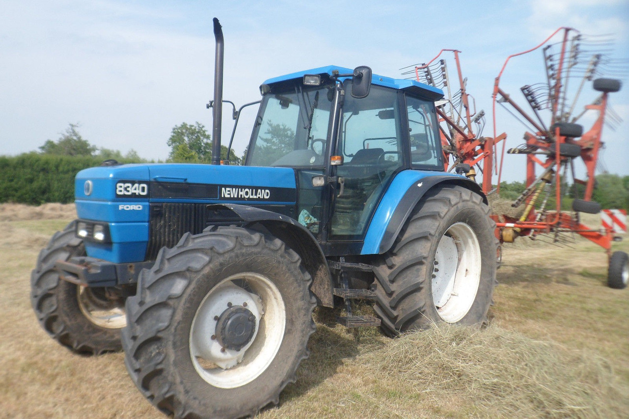 NEW HOLLAND 8340 - Traktorius: foto 2 NEW HOLLAND 8340 - Traktorius: foto 2