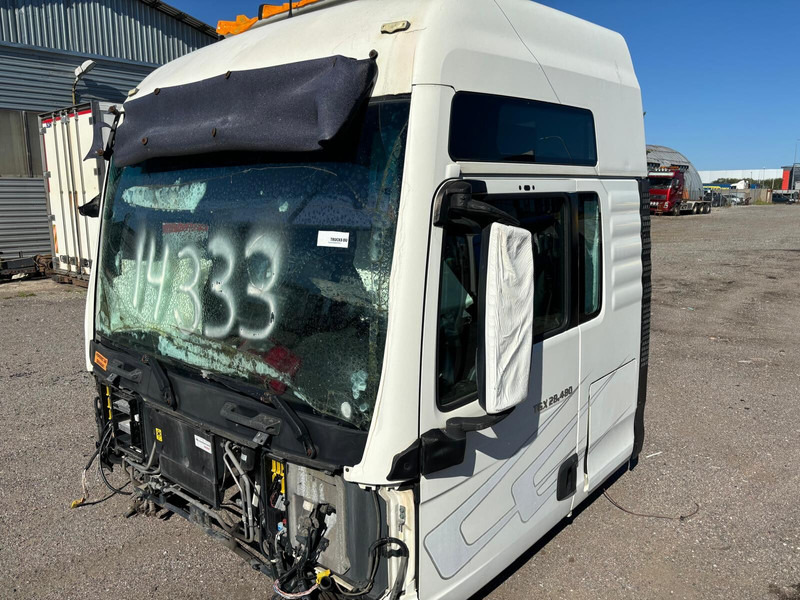 MAN Space Cab F99L/R41 - Kabina ir interjeras: foto 1 MAN Space Cab F99L/R41 - Kabina ir interjeras: foto 1