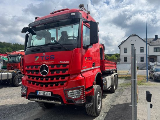 Mercedes-Benz AROCS 3552 963-2F Epsilon M100L86 Kran ? Leistungsstarker Holzladekran mit hoher Reichweite - Sunkvežimis su kranu: foto 1 Mercedes-Benz AROCS 3552 963-2F Epsilon M100L86 Kran ? Leistungsstarker Holzladekran mit hoher Reichweite - Sunkvežimis su kranu: foto 1