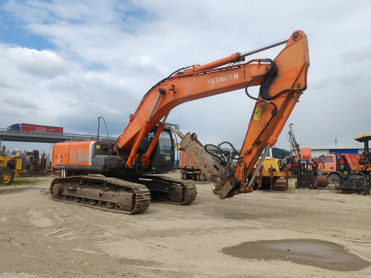 Hitachi ZX350LC-3 - Vikšrinis ekskavatorius: foto 1 Hitachi ZX350LC-3 - Vikšrinis ekskavatorius: foto 1