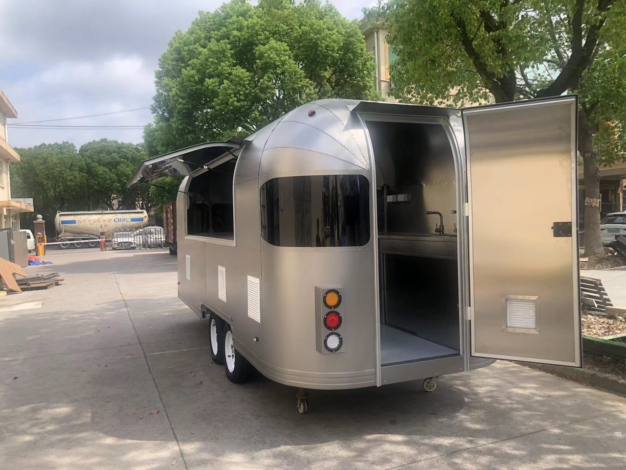 Deli Star Trailer American 6000 - EU Standards - Prekybinė priekaba: foto 2 Deli Star Trailer American 6000 - EU Standards - Prekybinė priekaba: foto 2