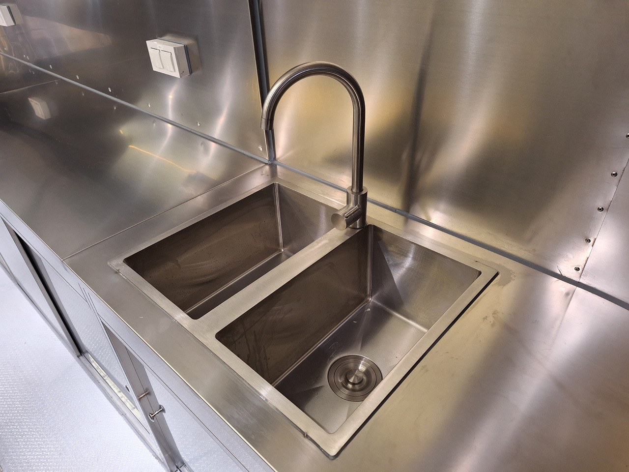 Nauja Prekybinė priekaba Deli Star Trailer American 6000 - EU Standards: foto 11