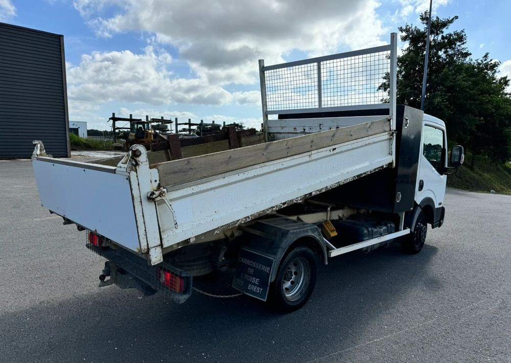 Nissan NT400 - Savivartis sunkvežimis: foto 4 Nissan NT400 - Savivartis sunkvežimis: foto 4