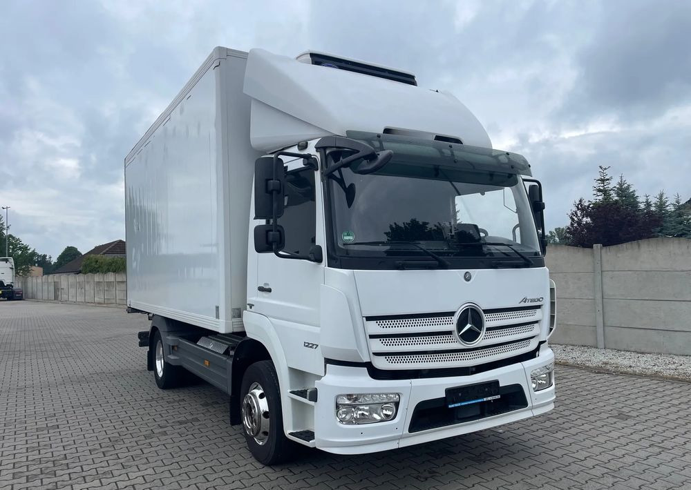 Mercedes-Benz ATEGO 1227 CHŁODNIA HAKOWA / HAKÓWKA - Refrižeratorius sunkvežimis: foto 3 Mercedes-Benz ATEGO 1227 CHŁODNIA HAKOWA / HAKÓWKA - Refrižeratorius sunkvežimis: foto 3