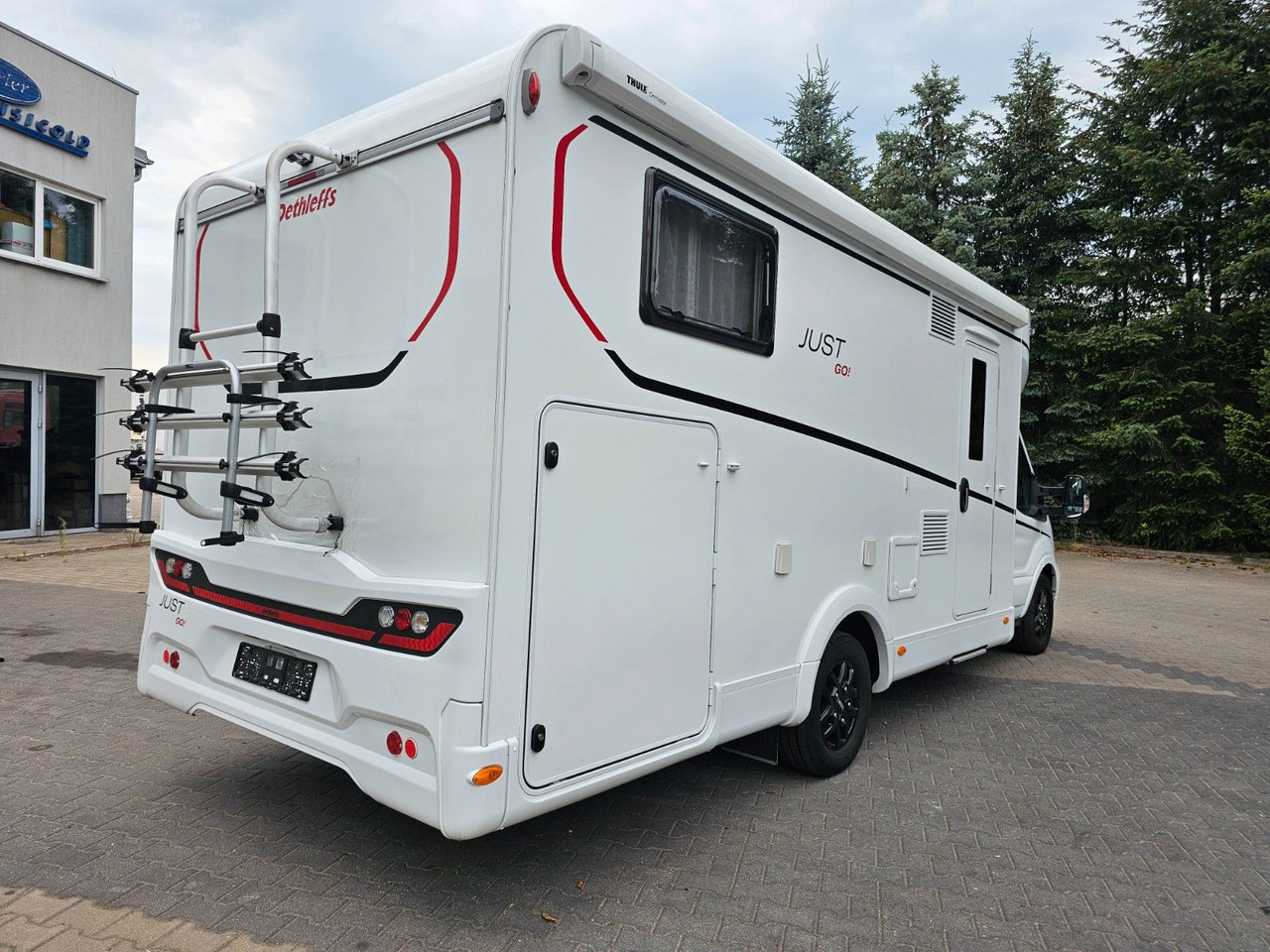 Dethleffs JUST GO T7055 EB Winter 4xBett Elektr.Hubbet - Pusiau integruotas kemperis: foto 4 Dethleffs JUST GO T7055 EB Winter 4xBett Elektr.Hubbet - Pusiau integruotas kemperis: foto 4