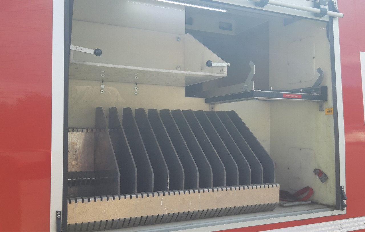 Gaisrinė mašina IVECO MAGIRUS DAILY 55S17W 4X4: foto 10 Gaisrinė mašina IVECO MAGIRUS DAILY 55S17W 4X4: foto 10