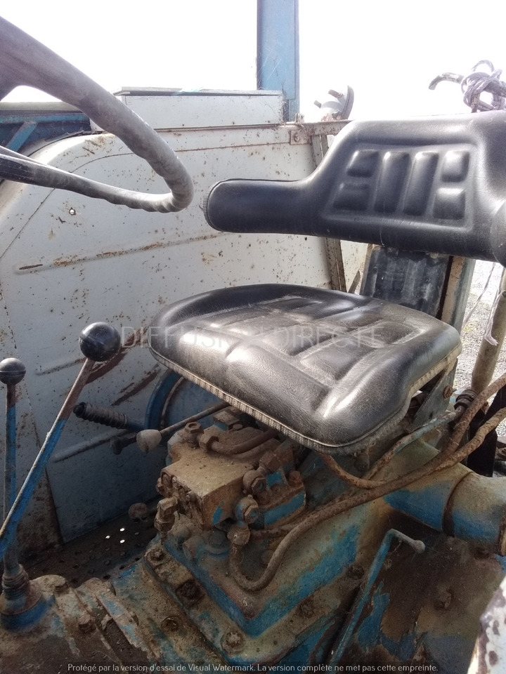 FORD TRACTEUR AGRICOLE 5000 - Traktorius: foto 5 FORD TRACTEUR AGRICOLE 5000 - Traktorius: foto 5