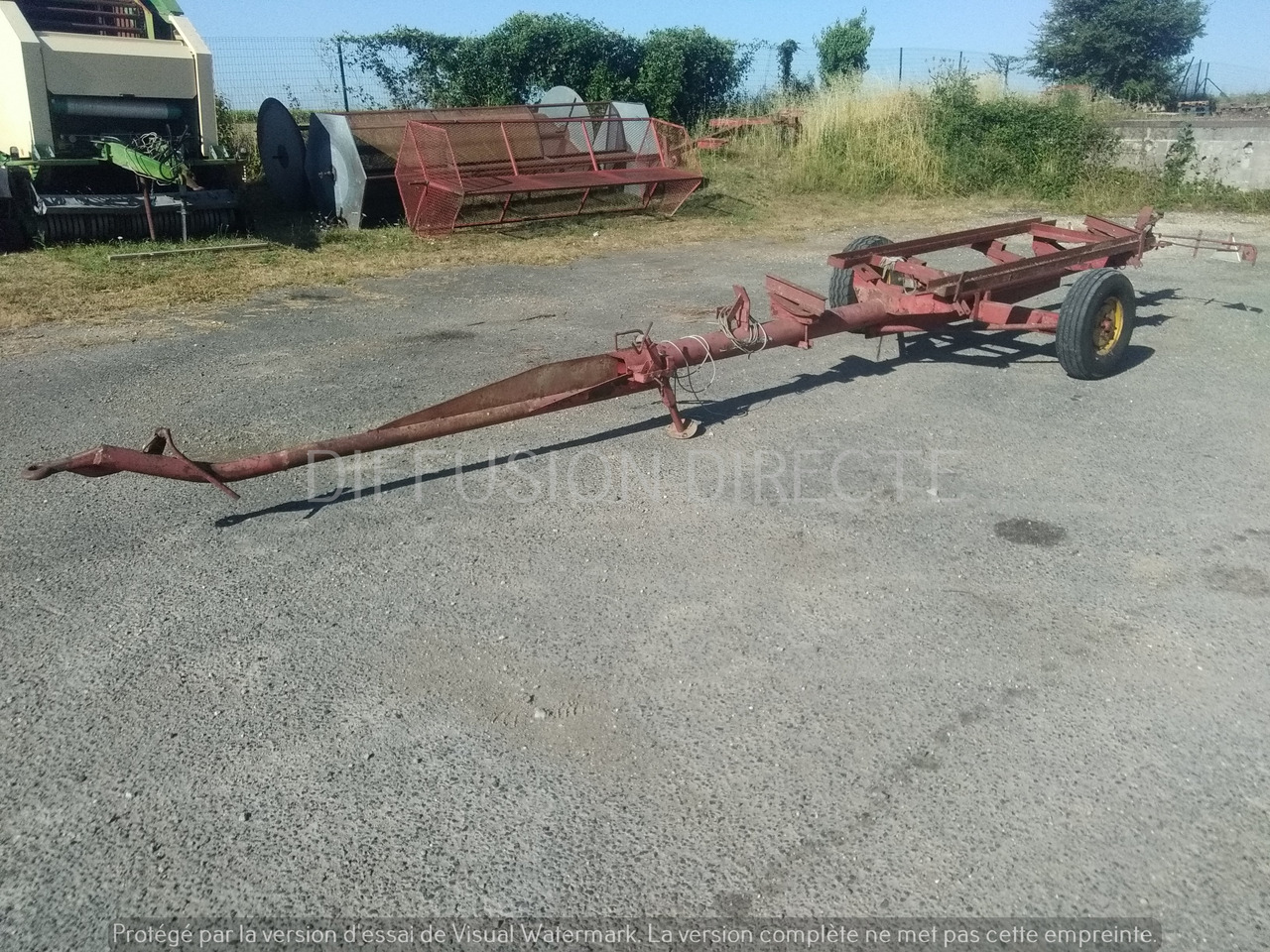 MASSEY FERGUSON CHARIOT DE COUPE 450 - Vežimėlis pjaunamąjai: foto 2 MASSEY FERGUSON CHARIOT DE COUPE 450 - Vežimėlis pjaunamąjai: foto 2