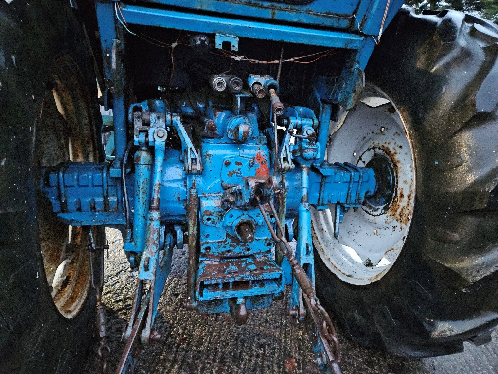 Ford 7700 2wd Tractor - Traktorius: foto 4 Ford 7700 2wd Tractor - Traktorius: foto 4