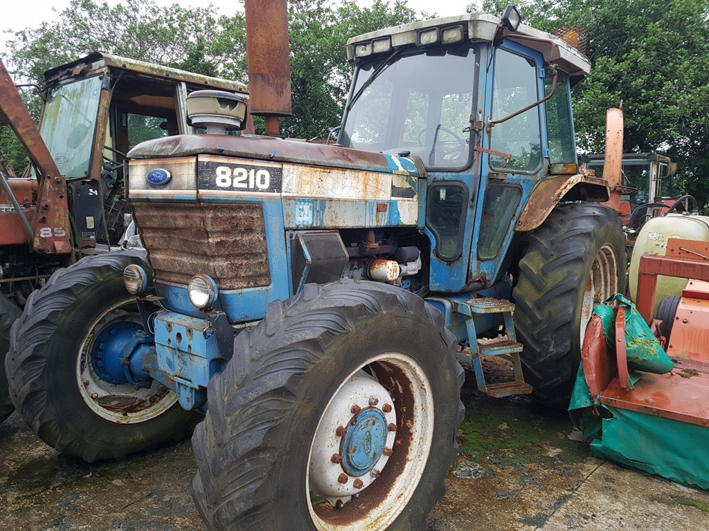 Ford 8210 - Traktorius: foto 3 Ford 8210 - Traktorius: foto 3
