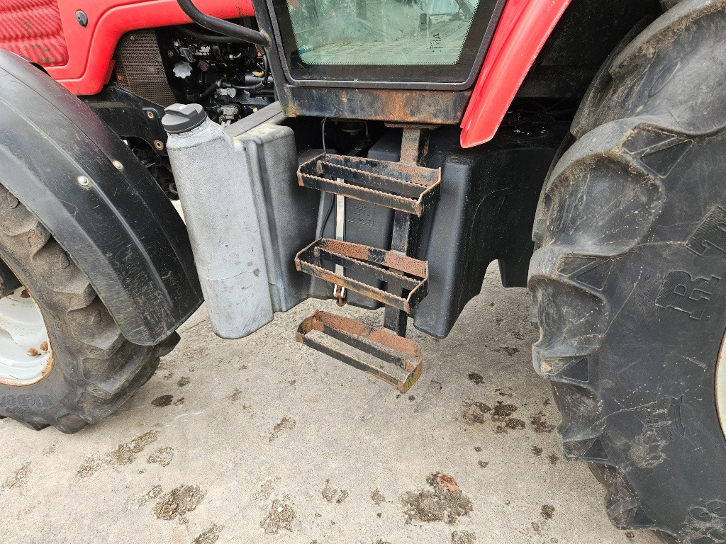 MF 5445 Manual Shuttle - Traktorius: foto 5 MF 5445 Manual Shuttle - Traktorius: foto 5