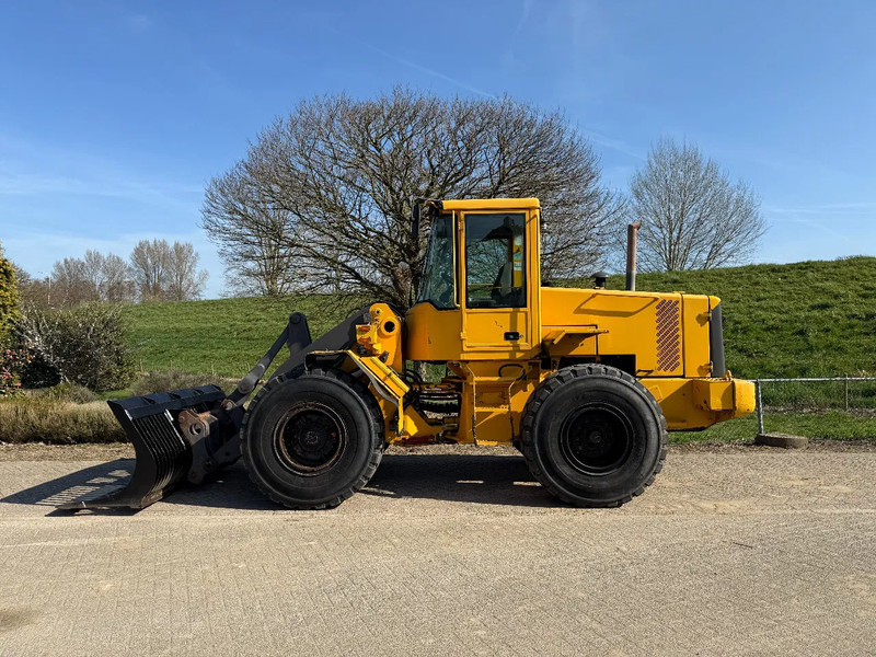 Volvo L70D - Ratinis krautuvas: foto 2 Volvo L70D - Ratinis krautuvas: foto 2