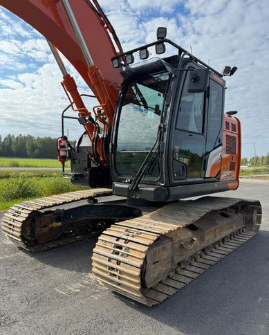 HitachiZX225USLC-7 + Engcon - Vikšrinis ekskavatorius: foto 4 HitachiZX225USLC-7 + Engcon - Vikšrinis ekskavatorius: foto 4