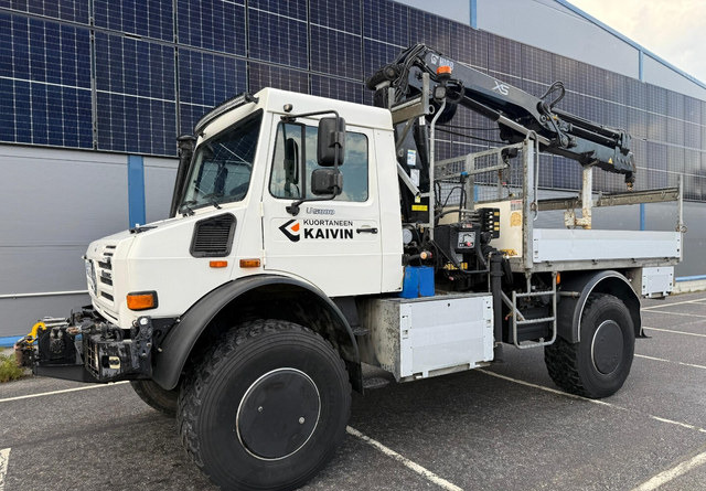 Mercedes-BenzUnimog U5000 + Hiab 099 E-4 - Platforminis/ Bortinis sunkvežimis, Sunkvežimis su kranu: foto 1 Mercedes-BenzUnimog U5000 + Hiab 099 E-4 - Platforminis/ Bortinis sunkvežimis, Sunkvežimis su kranu: foto 1
