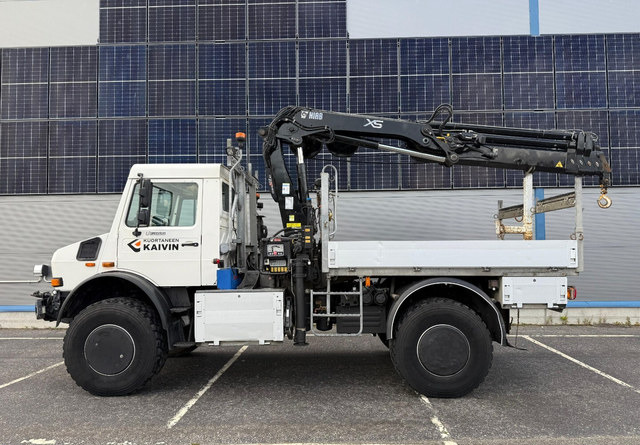 Mercedes-BenzUnimog U5000 + Hiab 099 E-4 - Platforminis/ Bortinis sunkvežimis, Sunkvežimis su kranu: foto 2 Mercedes-BenzUnimog U5000 + Hiab 099 E-4 - Platforminis/ Bortinis sunkvežimis, Sunkvežimis su kranu: foto 2