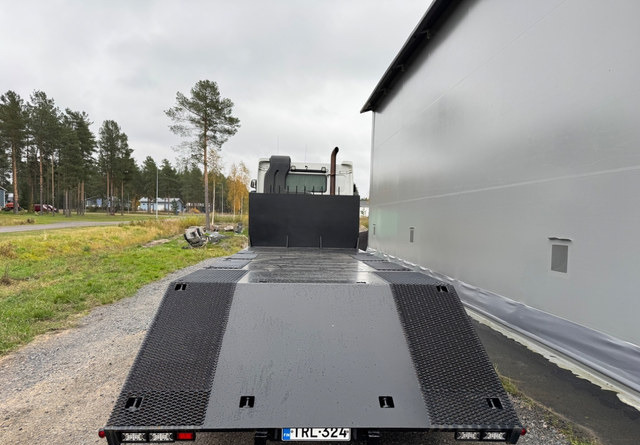 SisuR500 10x4 - Platforminis/ Bortinis sunkvežimis: foto 4 SisuR500 10x4 - Platforminis/ Bortinis sunkvežimis: foto 4