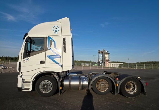 IvecoStralis 460 6x2 LNG/LBG - Vilkikas: foto 2 IvecoStralis 460 6x2 LNG/LBG - Vilkikas: foto 2