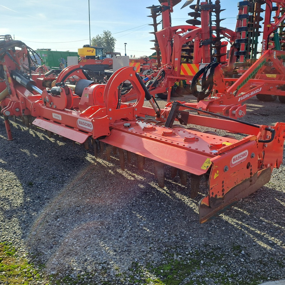 ERPICE ROTANTE PIEGHEVOLE MASCHIO AQUILA RAP 7000 - Žemės dirbimo freza: foto 2 ERPICE ROTANTE PIEGHEVOLE MASCHIO AQUILA RAP 7000 - Žemės dirbimo freza: foto 2