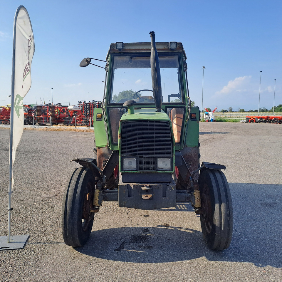 FENDT 303 LS FARMER - Traktorius: foto 2 FENDT 303 LS FARMER - Traktorius: foto 2