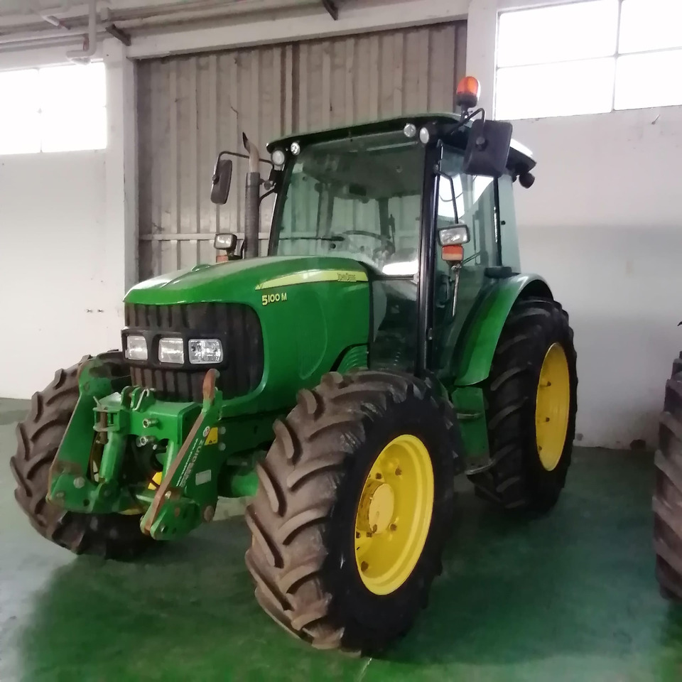 JOHN DEERE 5070 M - Traktorius: foto 1 JOHN DEERE 5070 M - Traktorius: foto 1