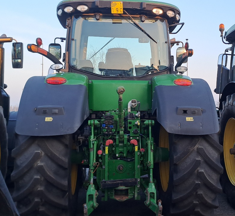 JOHN DEERE 7230R - Traktorius: foto 4 JOHN DEERE 7230R - Traktorius: foto 4