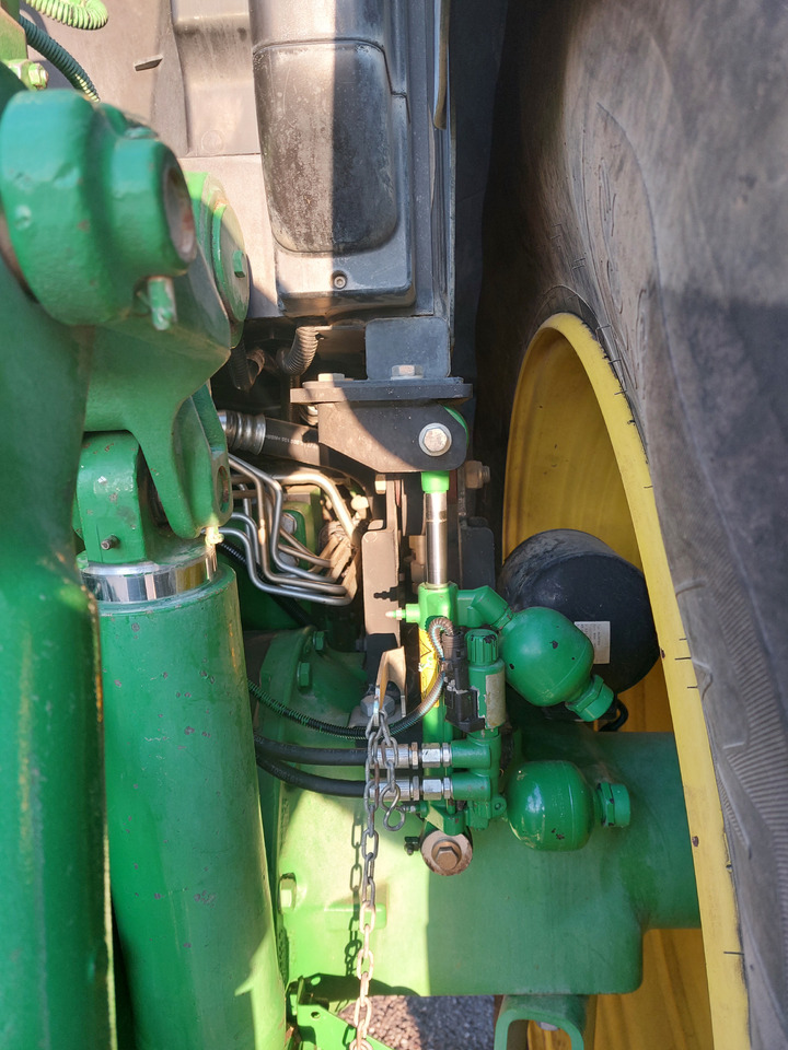Traktorius JOHN DEEREE 6210R: foto 14