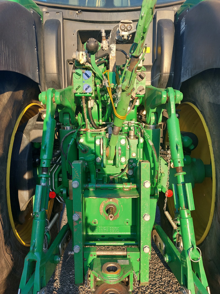 Traktorius JOHN DEEREE 6210R: foto 12