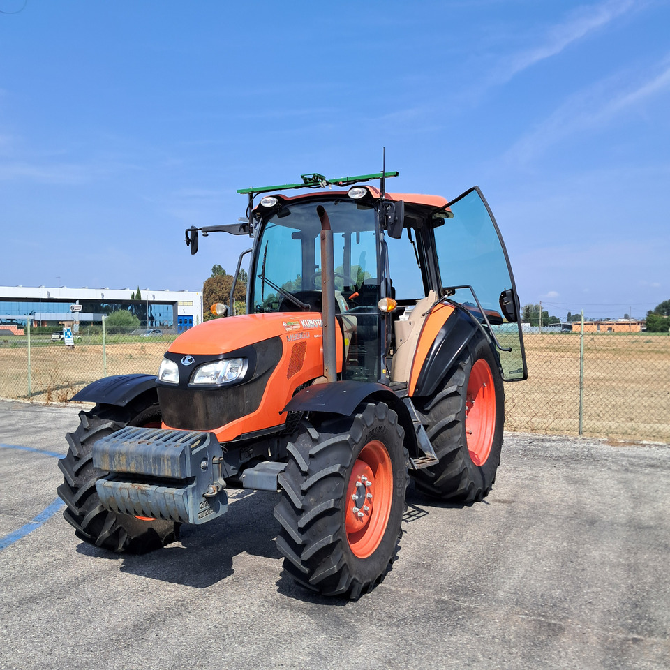 KUBOTA M9960 - Traktorius: foto 1 KUBOTA M9960 - Traktorius: foto 1