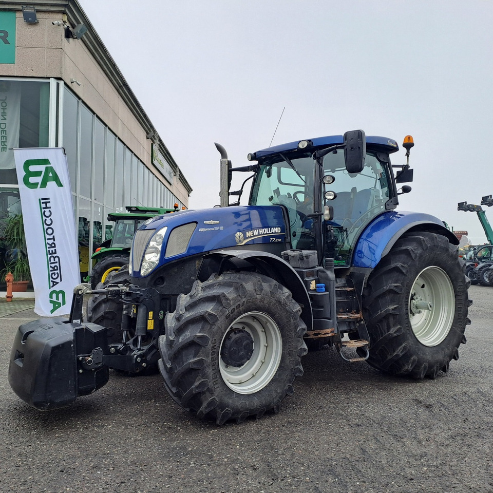 NEW HOLLAND T7.270 BLUEPOWER - Traktorius: foto 1 NEW HOLLAND T7.270 BLUEPOWER - Traktorius: foto 1