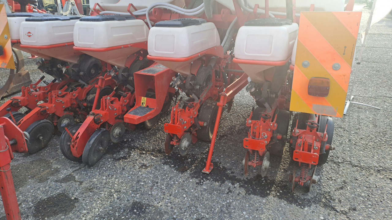 SEMINATRICE DI PRECISIONE KUHN MAXIMA 2 TD - Tikslaus išsėjimo sėjamoji: foto 4 SEMINATRICE DI PRECISIONE KUHN MAXIMA 2 TD - Tikslaus išsėjimo sėjamoji: foto 4
