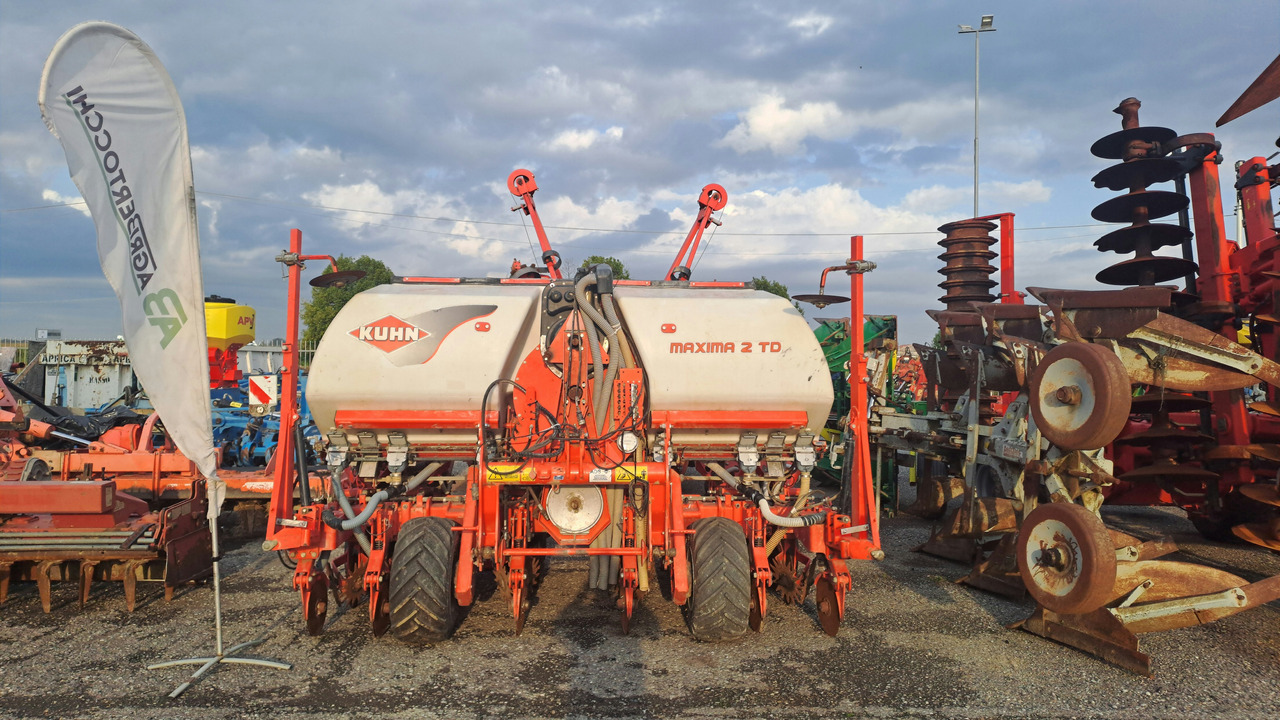 SEMINATRICE DI PRECISIONE KUHN MAXIMA 2 TD - Tikslaus išsėjimo sėjamoji: foto 2 SEMINATRICE DI PRECISIONE KUHN MAXIMA 2 TD - Tikslaus išsėjimo sėjamoji: foto 2