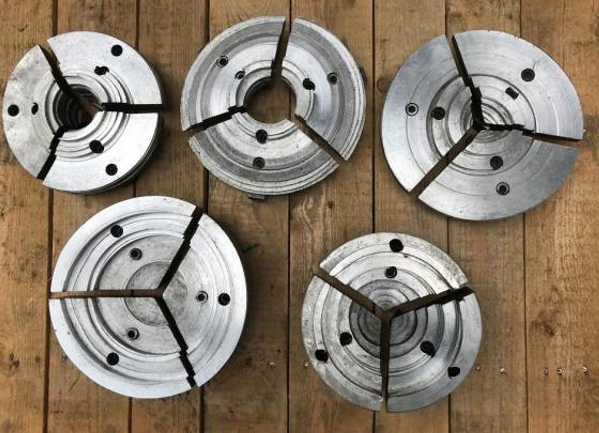 Harte Grund- mit aufgeschraubten Alu-Backen - Metalo tekinimo staklės: foto 1 Harte Grund- mit aufgeschraubten Alu-Backen - Metalo tekinimo staklės: foto 1