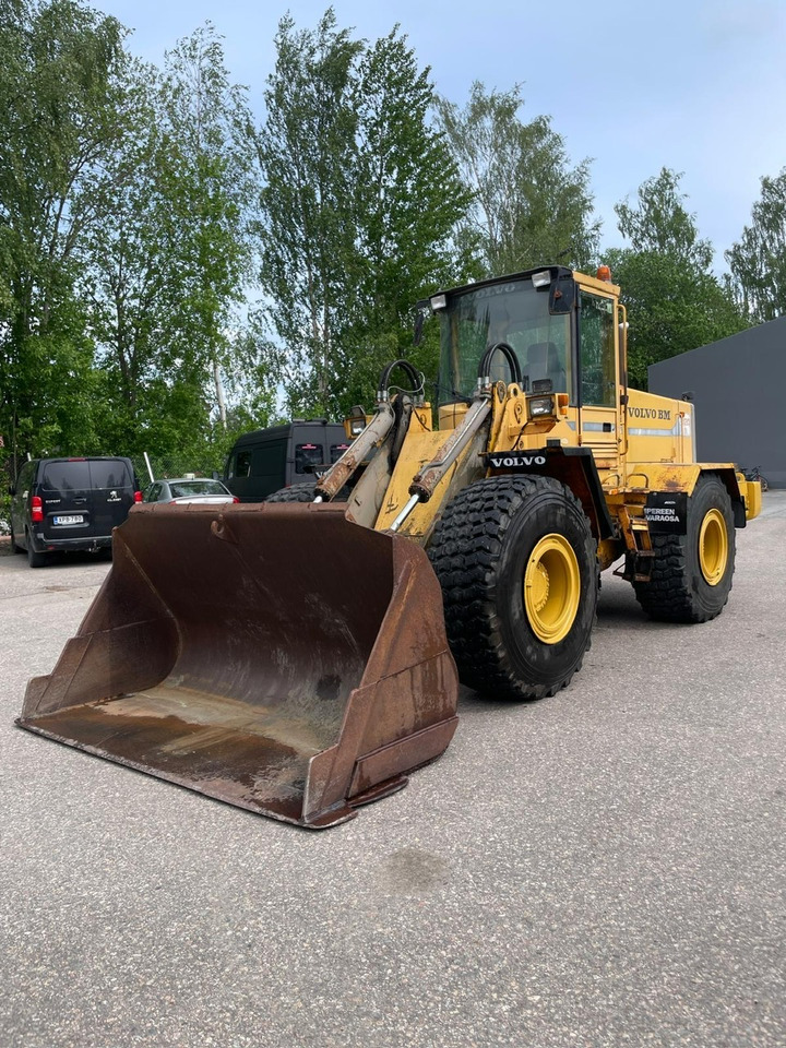 Volvo L120B - Ratinis krautuvas: foto 2 Volvo L120B - Ratinis krautuvas: foto 2