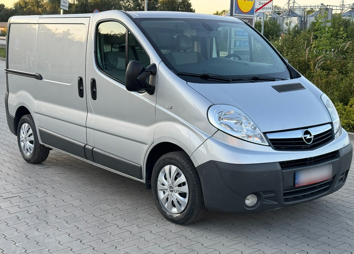 Opel Vivaro 2.0 DCI 115KM 2014 Rok Klimatyzacja Nawigacja BEZWYPADKOWY - Krovininis mikroautobusas: foto 3 Opel Vivaro 2.0 DCI 115KM 2014 Rok Klimatyzacja Nawigacja BEZWYPADKOWY - Krovininis mikroautobusas: foto 3