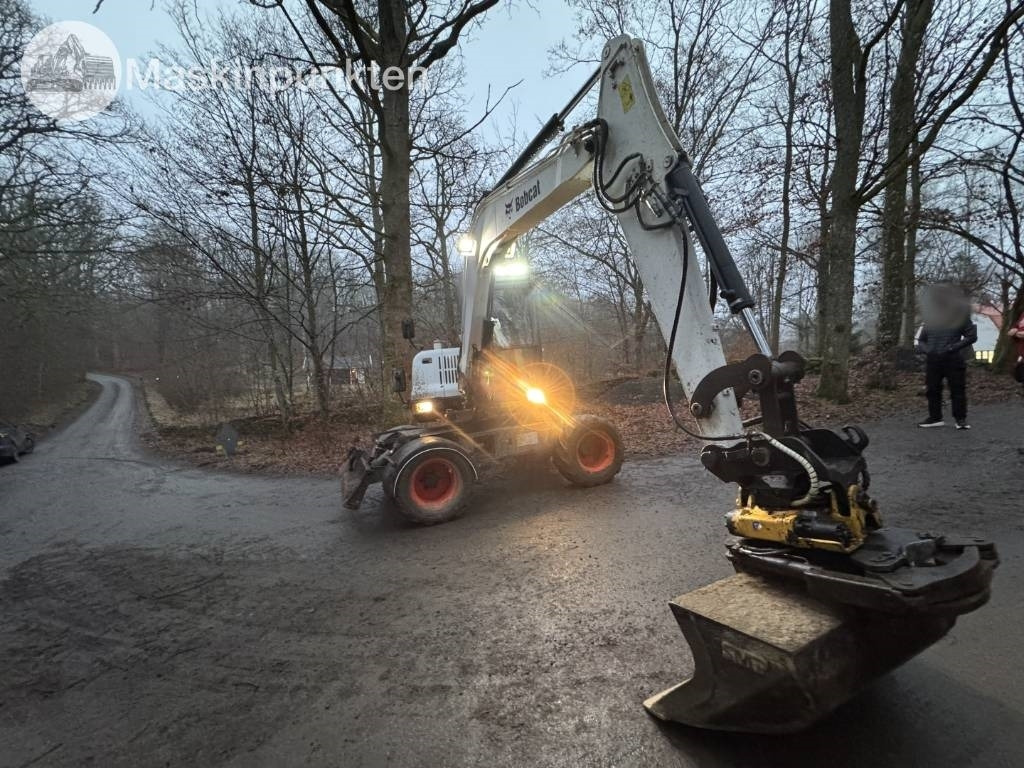 Bobcat E 55 W med Redskapsvagn samt redskap - Ratinis ekskavatorius: foto 4 Bobcat E 55 W med Redskapsvagn samt redskap - Ratinis ekskavatorius: foto 4