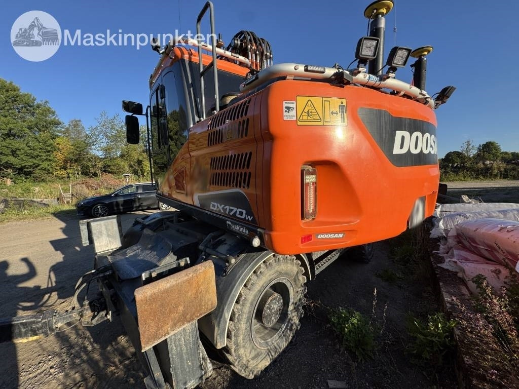 Doosan DX 170 W-5 + Tippvagn + Redskap - Ratinis ekskavatorius: foto 3 Doosan DX 170 W-5 + Tippvagn + Redskap - Ratinis ekskavatorius: foto 3