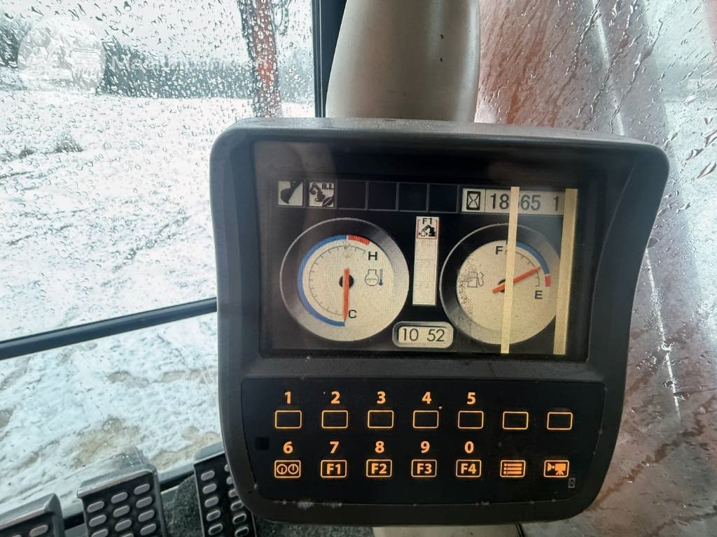 Vikšrinis ekskavatorius Hitachi ZX 250 LC-3: foto 23
